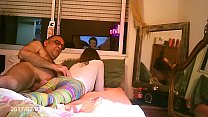 Татуированная блондинка с подругой сосут пенис ухажера на кроватки